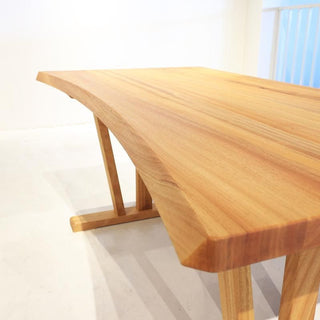 HASHIZUME - HIMUKA 高千穗 Dining Table
