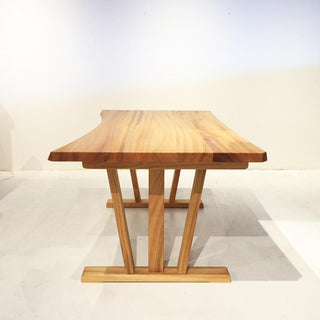 HASHIZUME - HIMUKA 高千穗 Dining Table