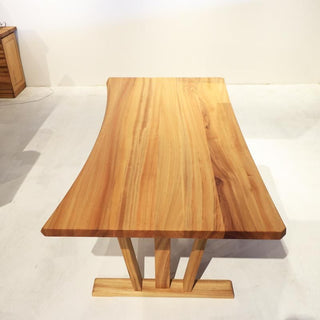 HASHIZUME - HIMUKA 高千穗 Dining Table