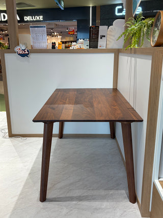 Clearance Sale - MINNESOTA 135 Table 餐枱
