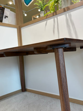 Clearance Sale - MINNESOTA 135 Table 餐枱