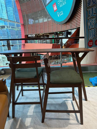 Clearance Sale - STINKY Table Set 吧枱櫈