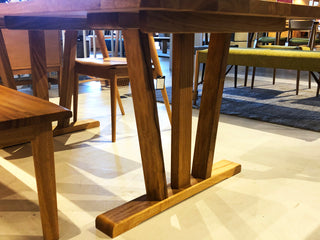 HASHIZUME - HIMUKA 高千穗 Dining Table
